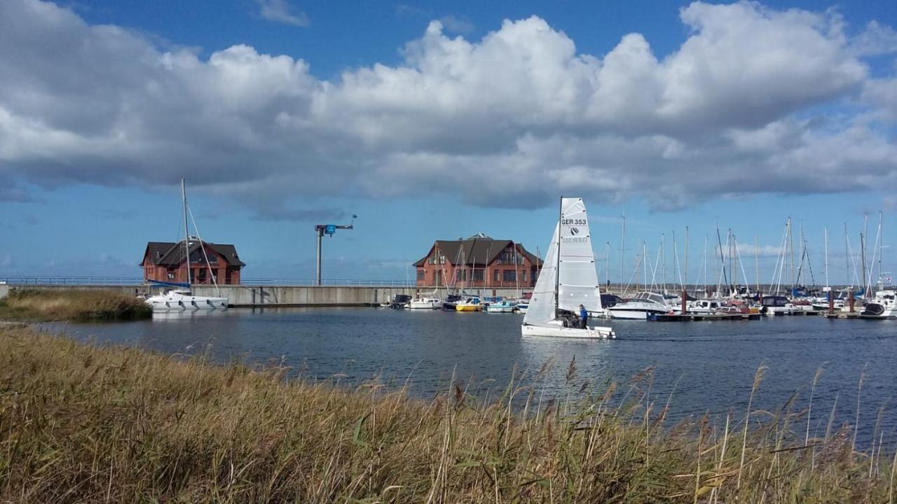 Bades Huk Marina Hotel Hohen Wieschendorf Eksteriør billede